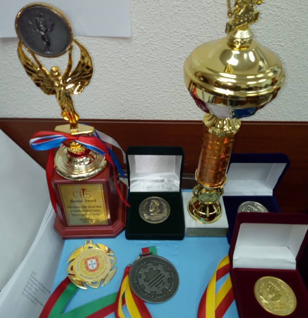 Медаль и диплом АО «ИСС»